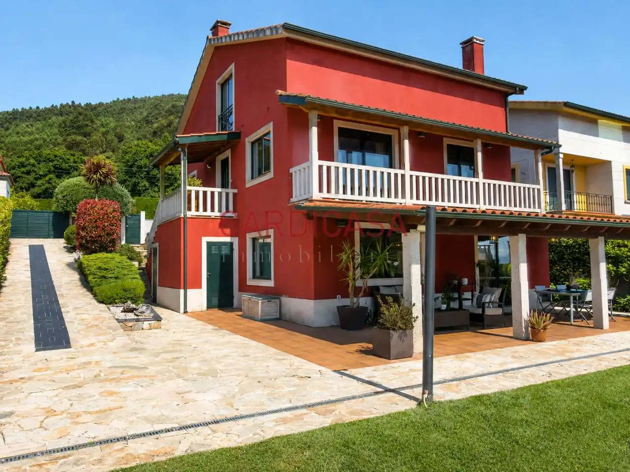 Vista exterior de Casa o xalet en venda en Mos amb Calefacció, Jardí privat i Terrassa