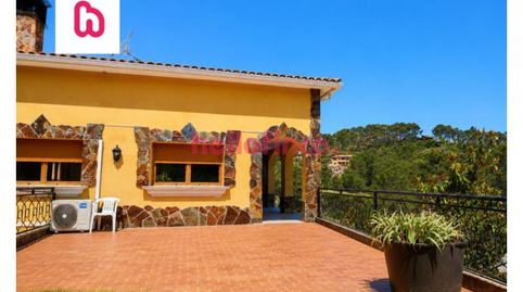 Conjunto residencial con tres viviendas independientes en Mas Milà, Olivella, dentro del Parque Natural del Garraf, imagen 2