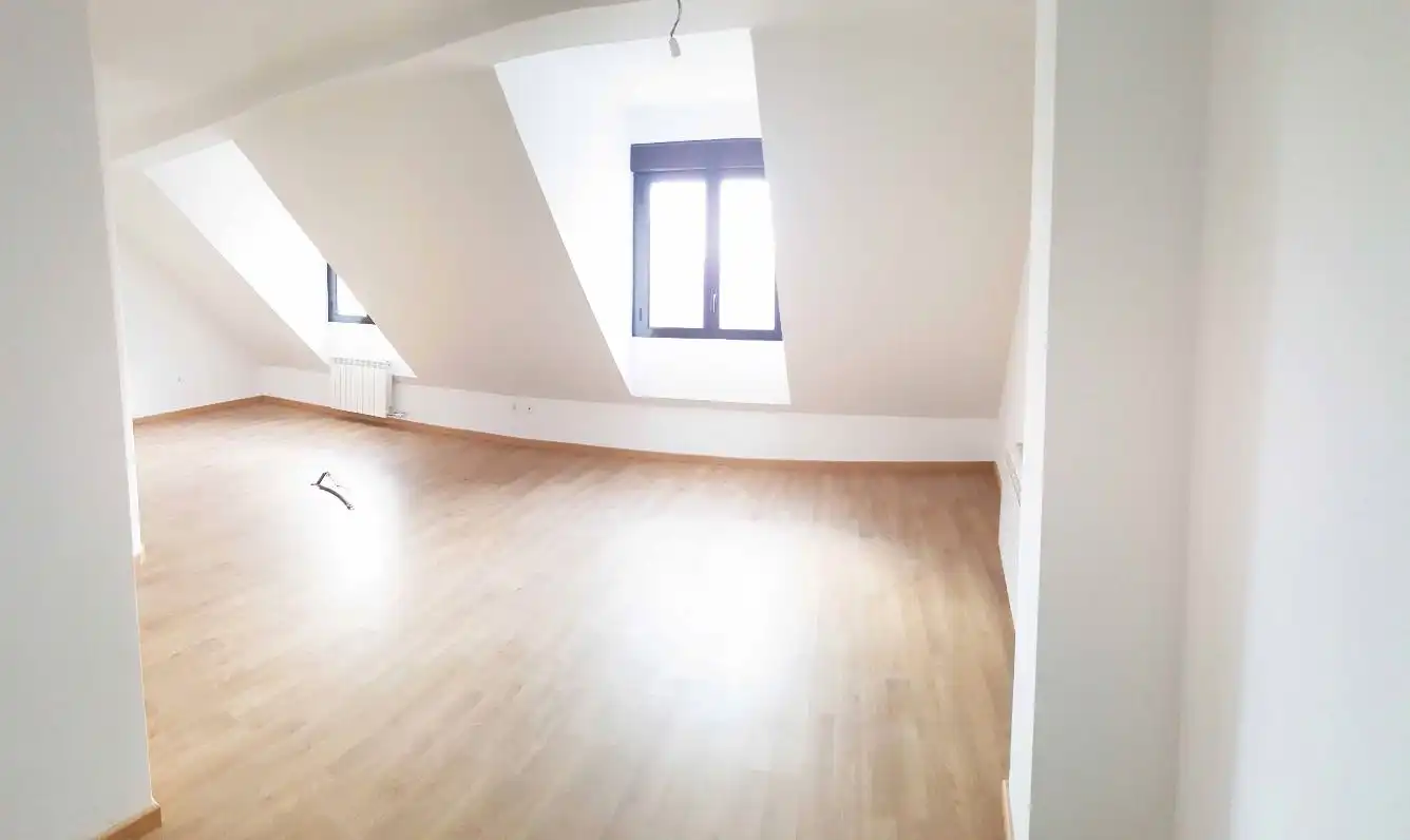 Dachboden mieten mit Kaufoption in Calle Mayor, 13, Tudela de Duero