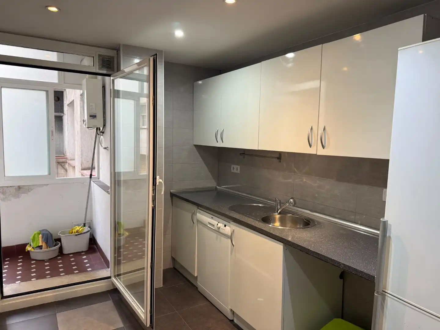 Kitchen of Flat for sale in  Madrid Capital  with Terrace and Balcony