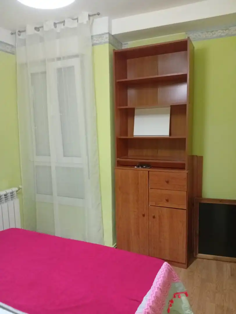 Habitación de Piso en venta en Gijón  con Calefacción, Parquet y Terraza