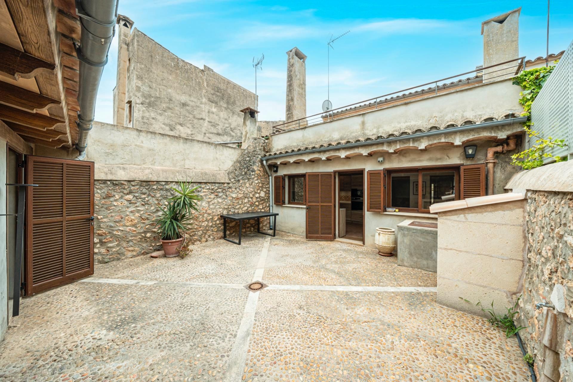 Vista exterior de Casa o xalet en venda en Porreres amb Aire condicionat, Calefacció i Jardí privat