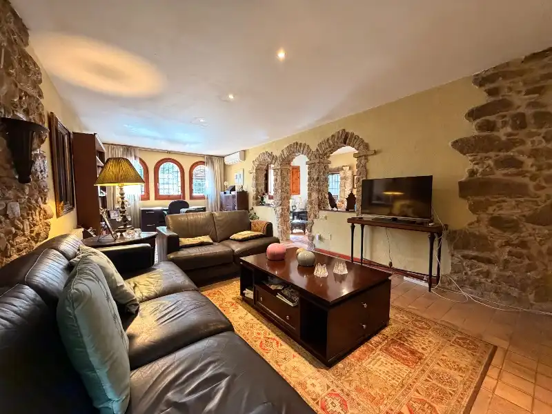 Sala d'estar de Casa o xalet en venda en Corçà amb Aire condicionat, Calefacció i Jardí privat