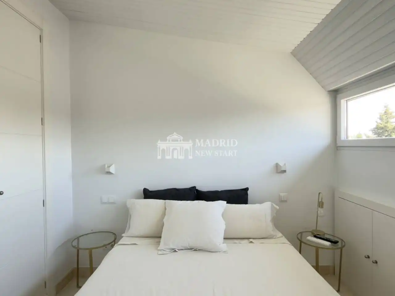 Habitación de Dúplex de alquiler en Madrid con Aire acondicionado, Calefacción y Amueblado