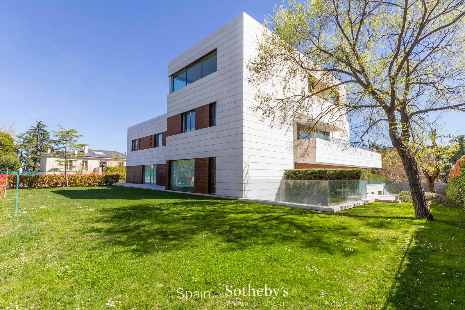 Vista exterior de Casa o chalet en venta en Madrid con Aire acondicionado, Calefacción y Jardín privado