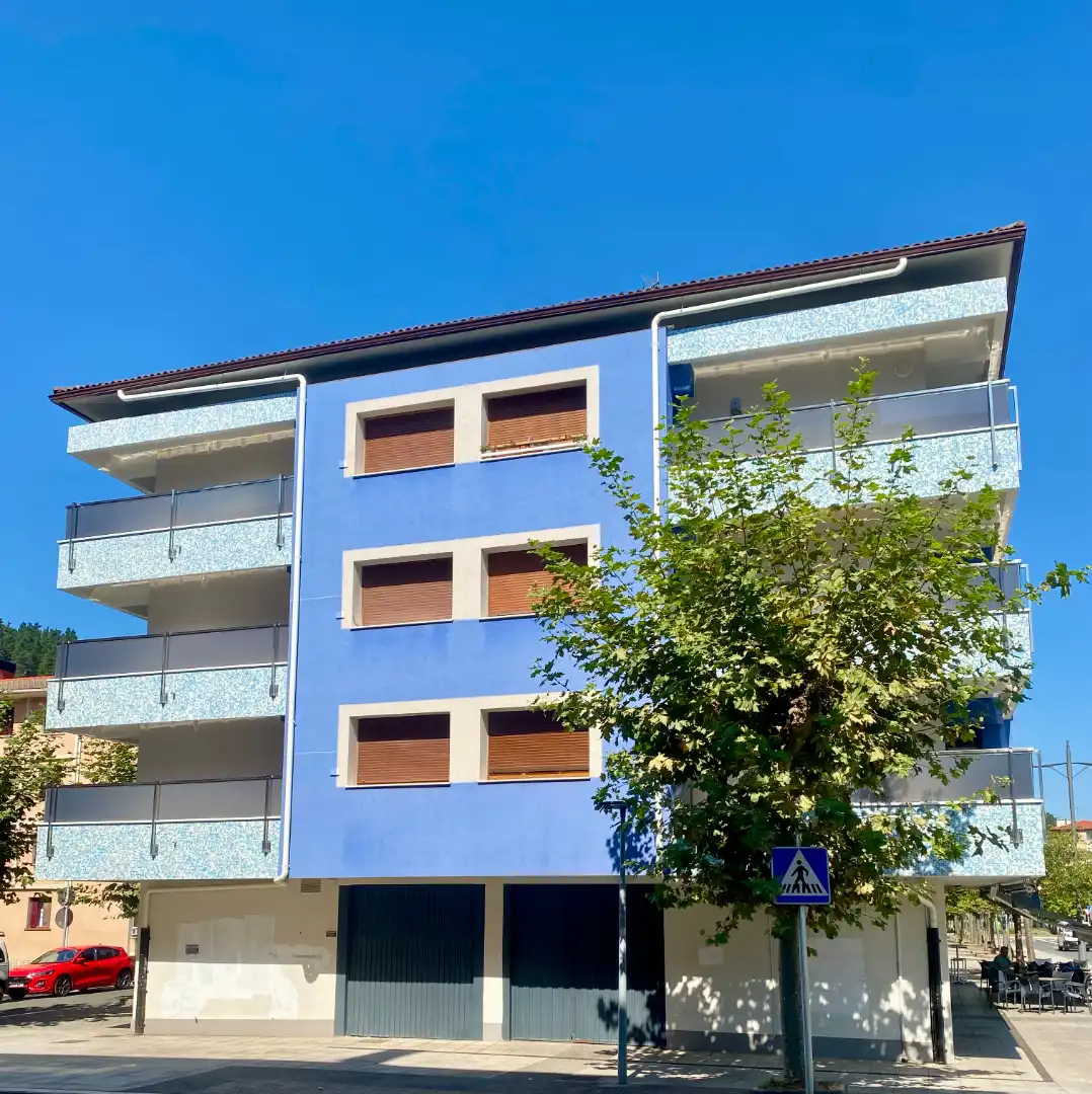 Vista exterior de Piso en venta en Aretxabaleta con Trastero, Amueblado y Balcón