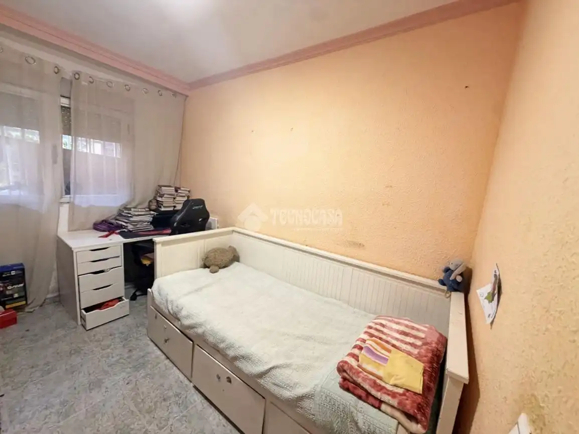 Bedroom of Flat for sale in Madrid  with Air Conditioner and Terrace