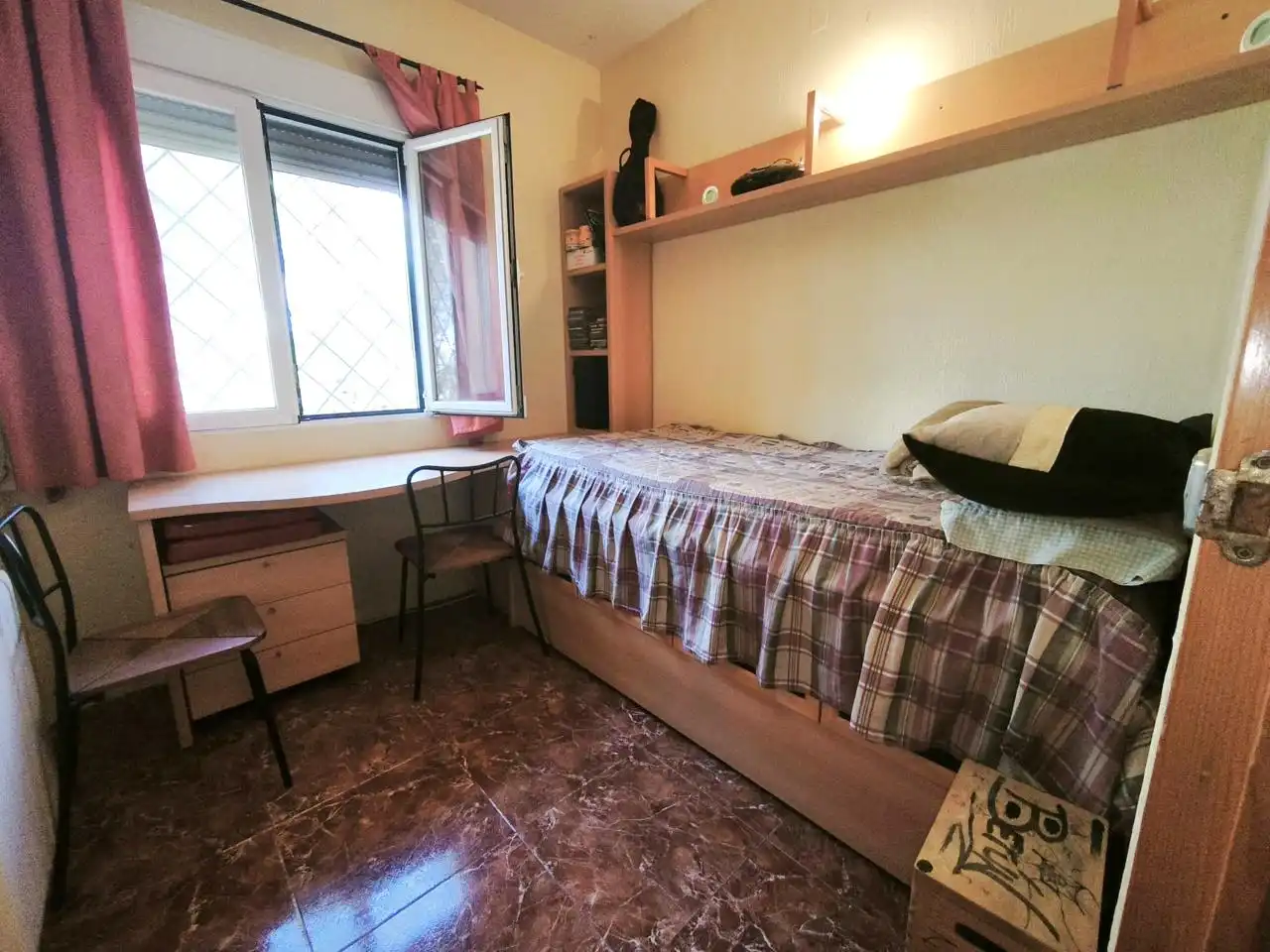 Dormitori de Casa o xalet en venda en Villa del Prado amb Aire condicionat, Calefacció i Jardí privat