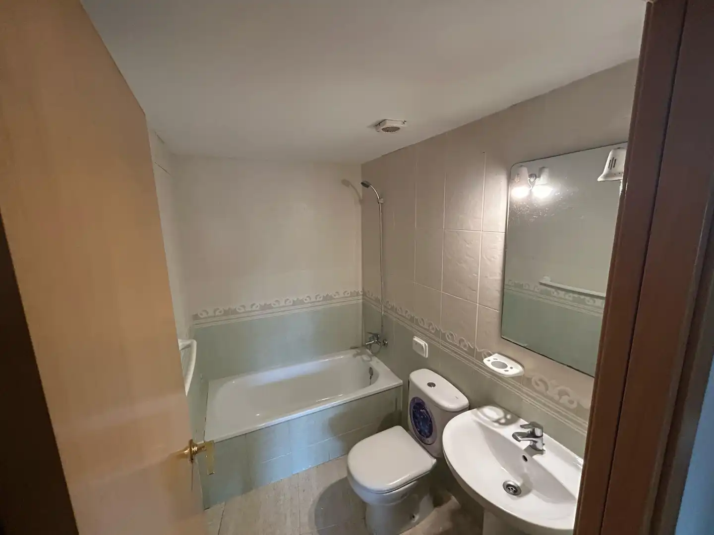 Bathroom of Flat for sale in Benicarló  with Terrace, Furnished and Community pool