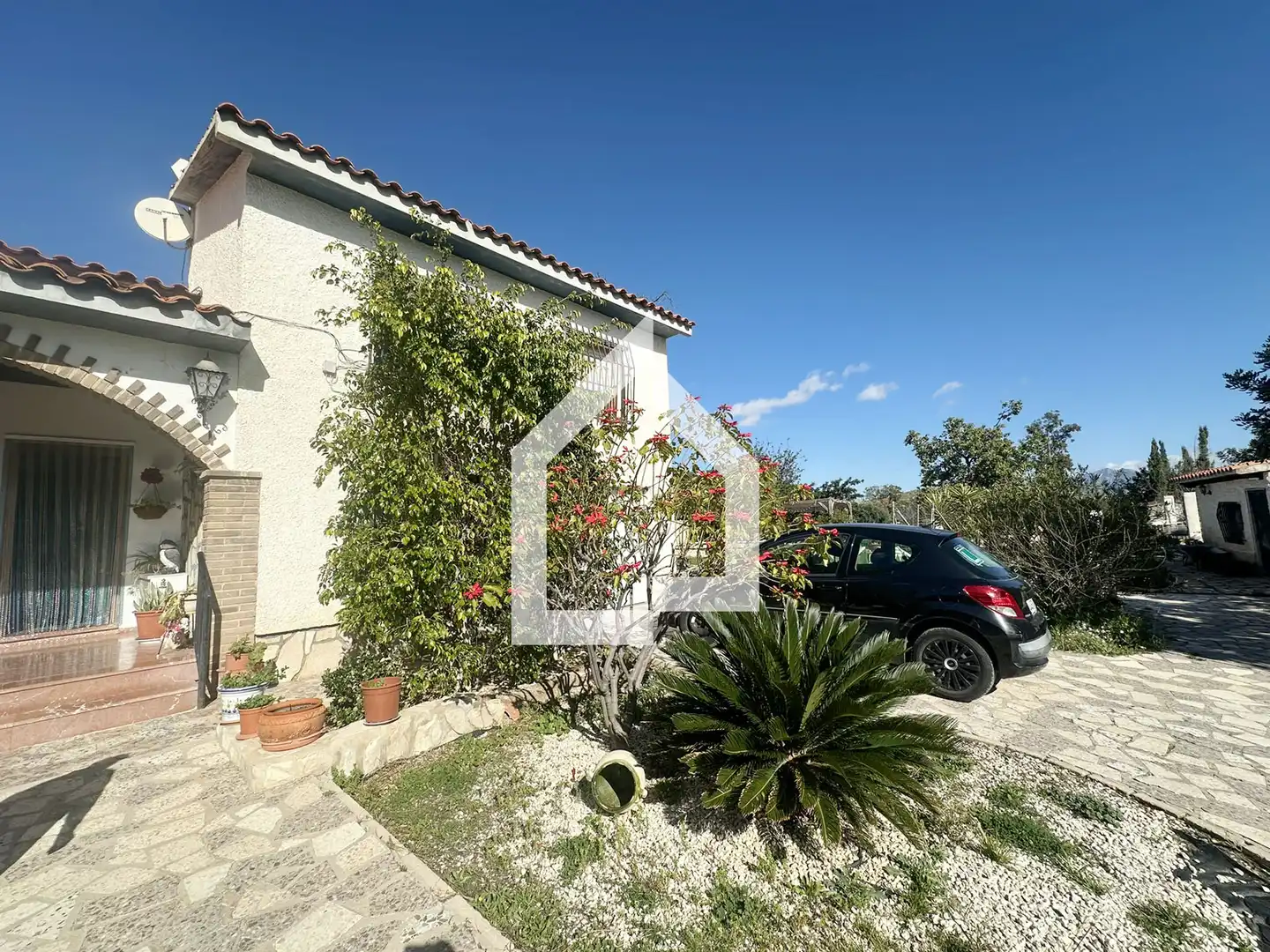 Vista exterior de Casa o xalet en venda en San Vicente del Raspeig / Sant Vicent del Raspeig amb Jardí privat, Terrassa i Piscina