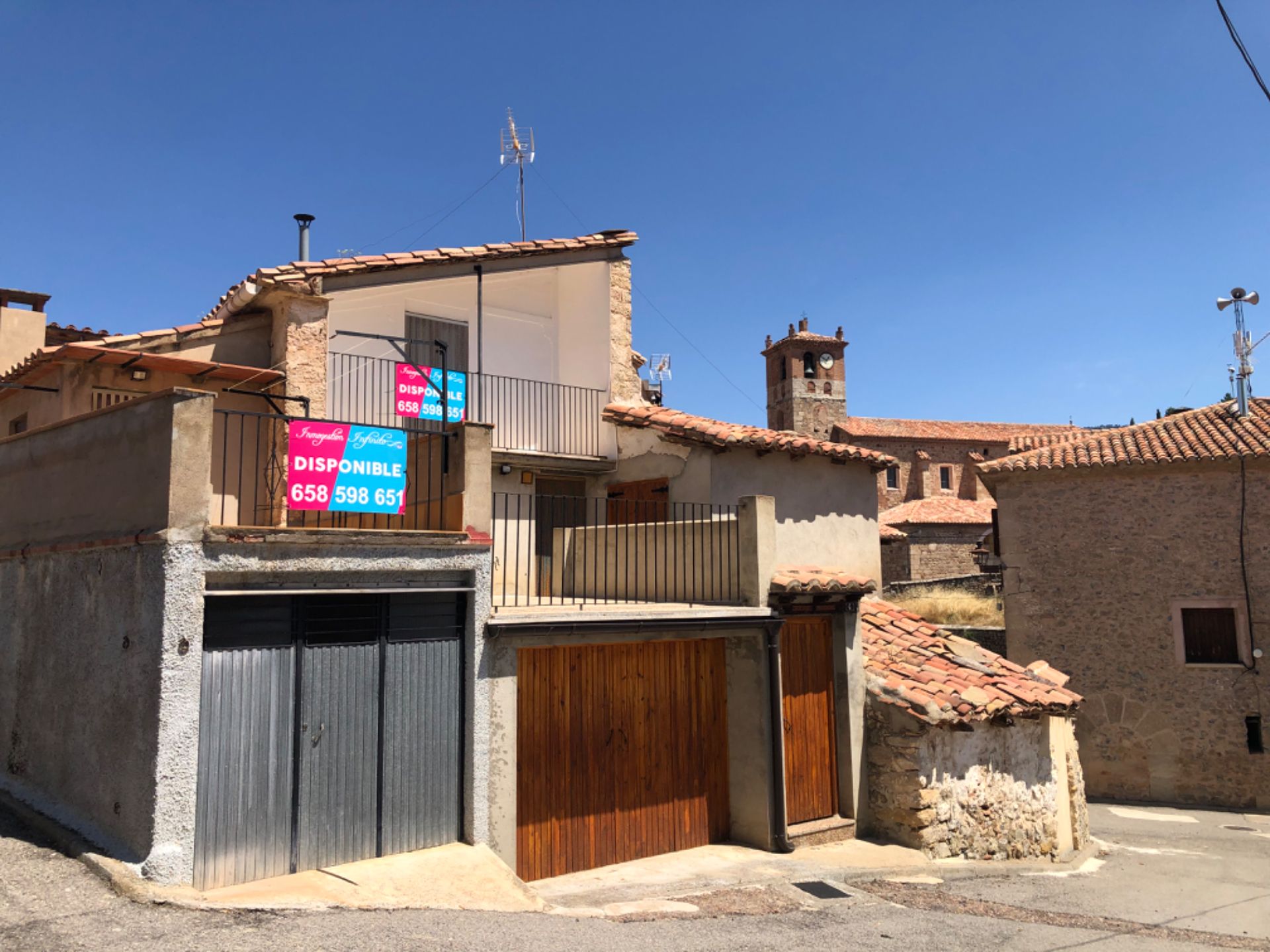 Exterior view of House or chalet for sale in El Castellar  with Terrace, Storage room and Furnished