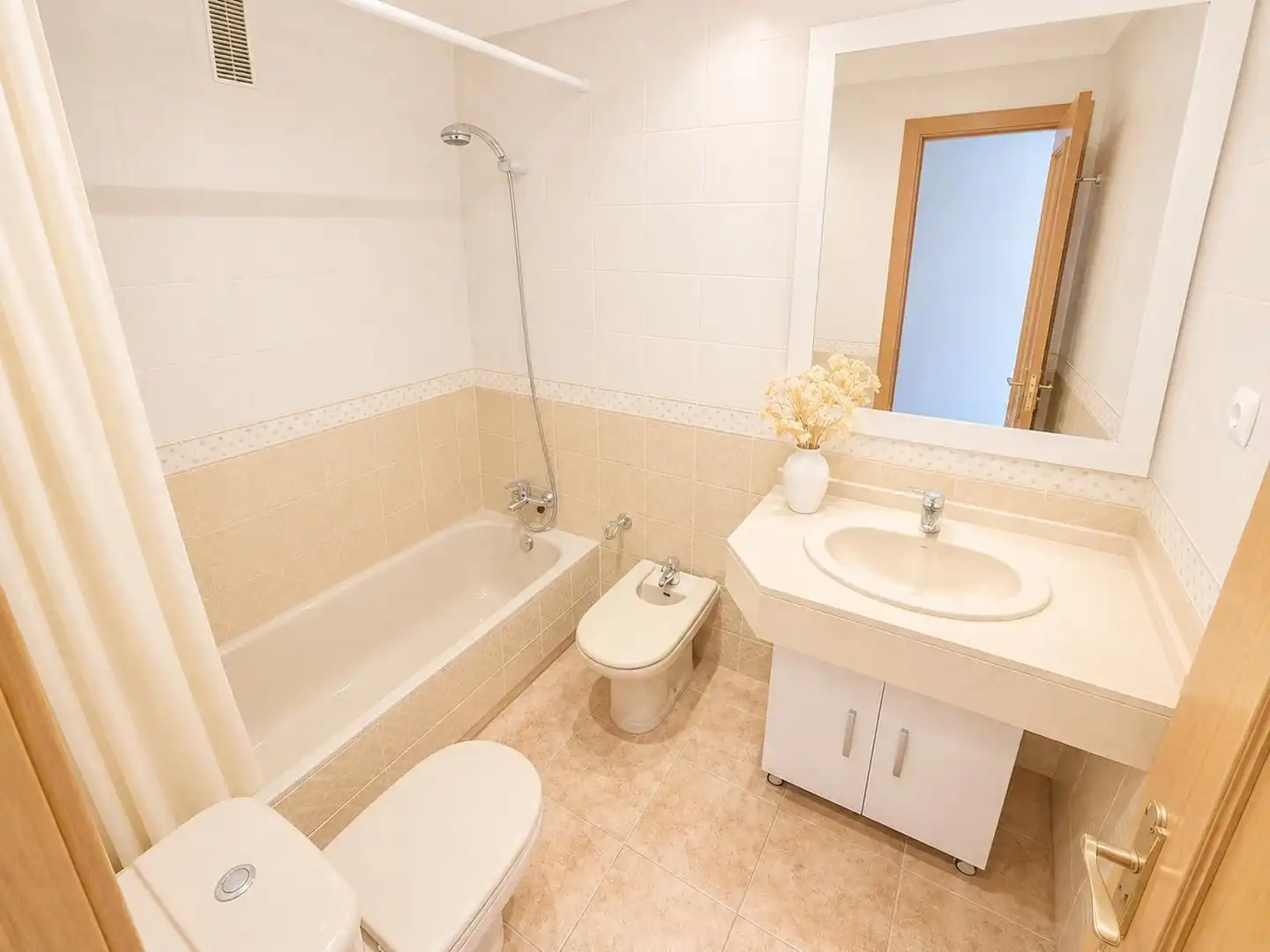 Flat with pool for sale in Carrer Tromuntana, imagen 9