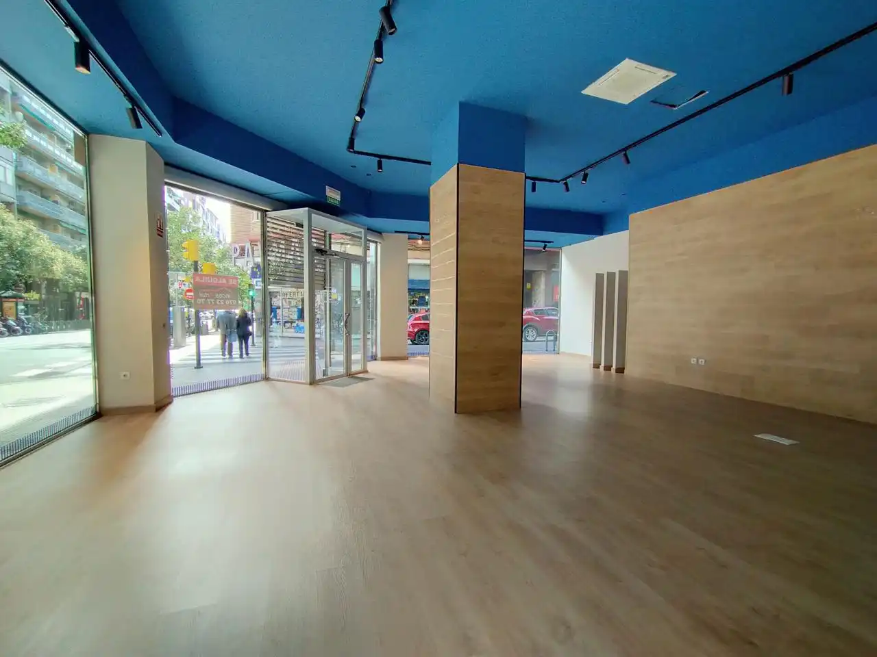 Local comercial de lloguer a Calle Tomás Bretón, imagen 28