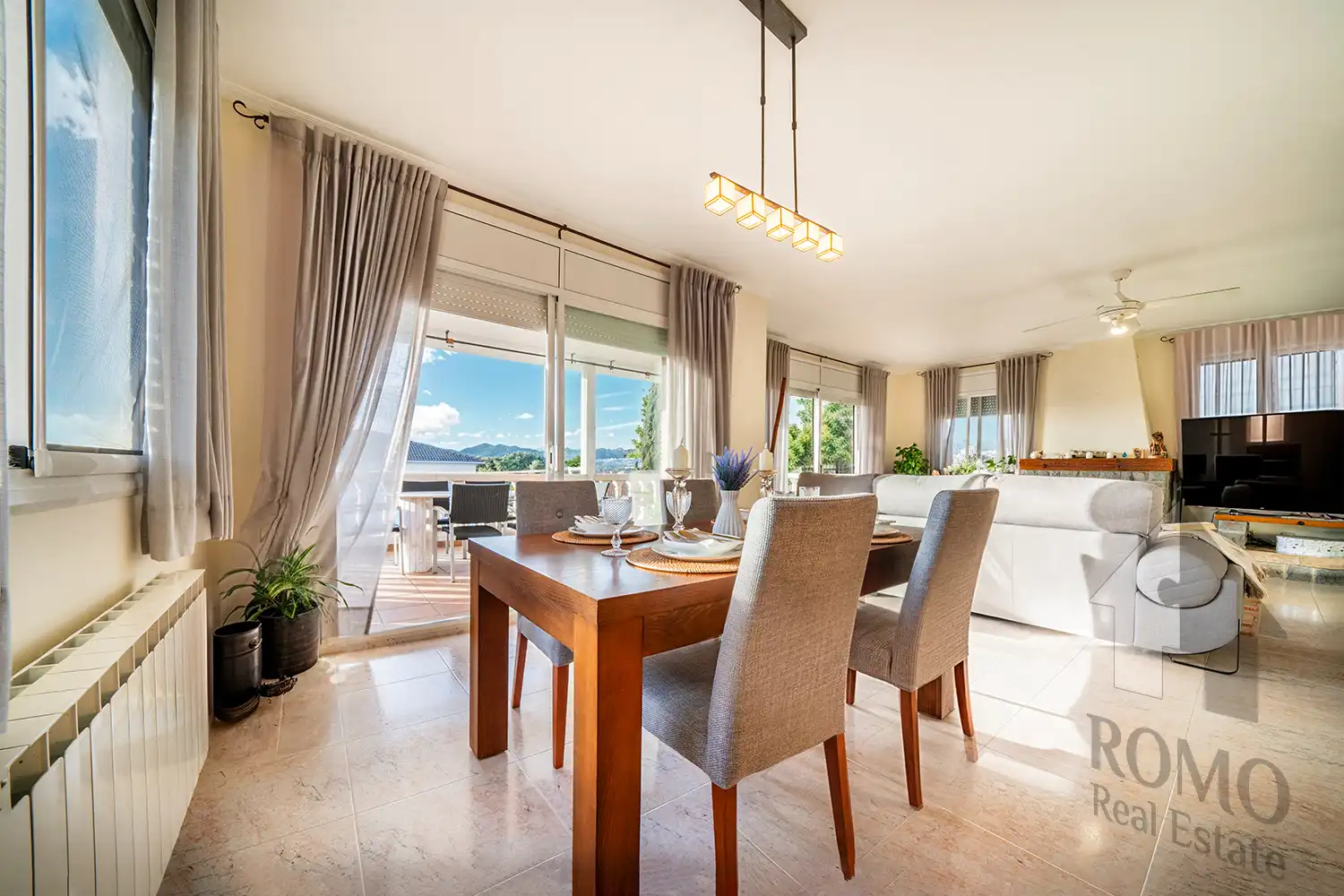 Comedor de Casa o chalet en venta en L'Ametlla del Vallès con Aire acondicionado, Calefacción y Jardín privado