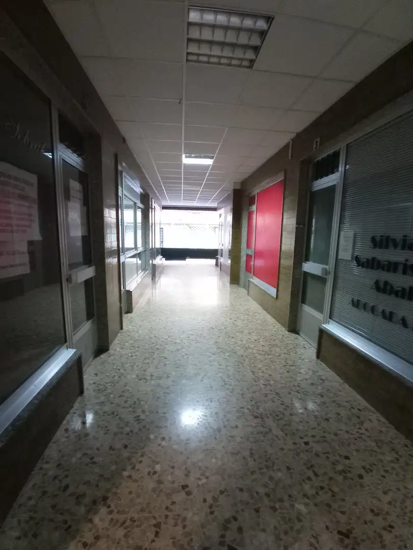 Local comercial en venta en Zona de Plaza de Barcelos, imagen 4