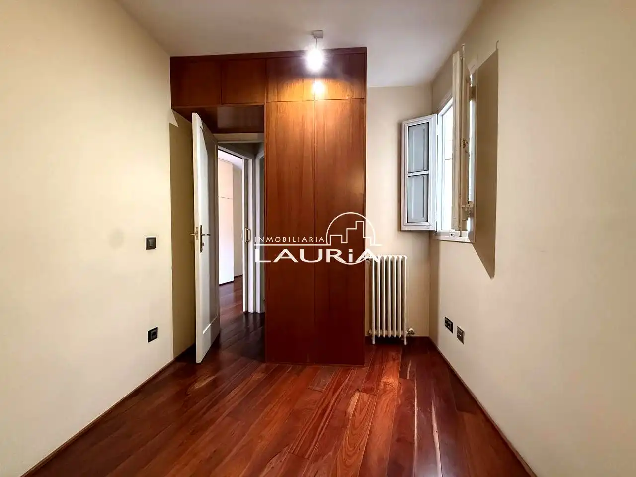 Wohnung zur Miete in calle de Sant Vicent Màrtir, El Mercat