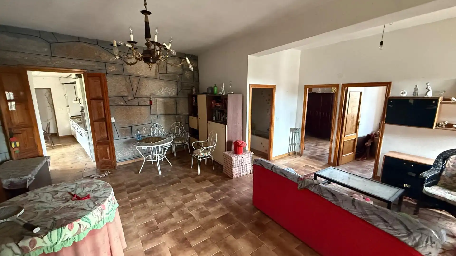 Cuina de Casa o xalet en venda en Toén amb Jardí privat, Moblat i Balcó