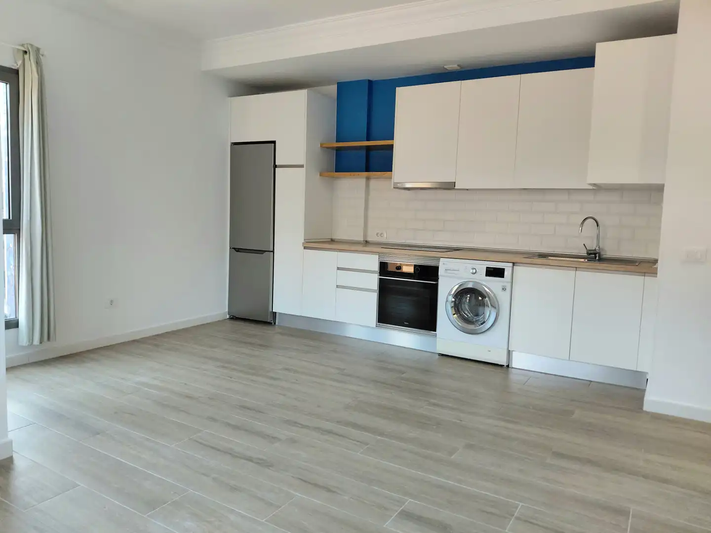Kitchen of Flat for rent in Las Palmas de Gran Canaria  with Parquet flooring, Oven and Washing machine