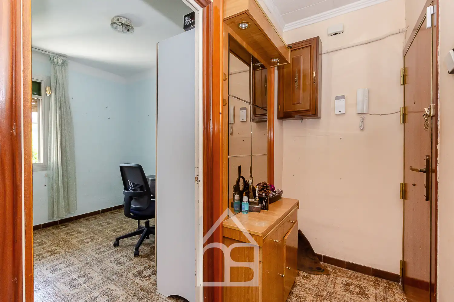 Flat for sale in Cornellà de Llobregat  with Air Conditioner