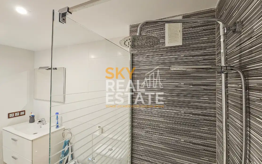 Baño de Piso en venta en Cullera con Terraza, Piscina y Amueblado