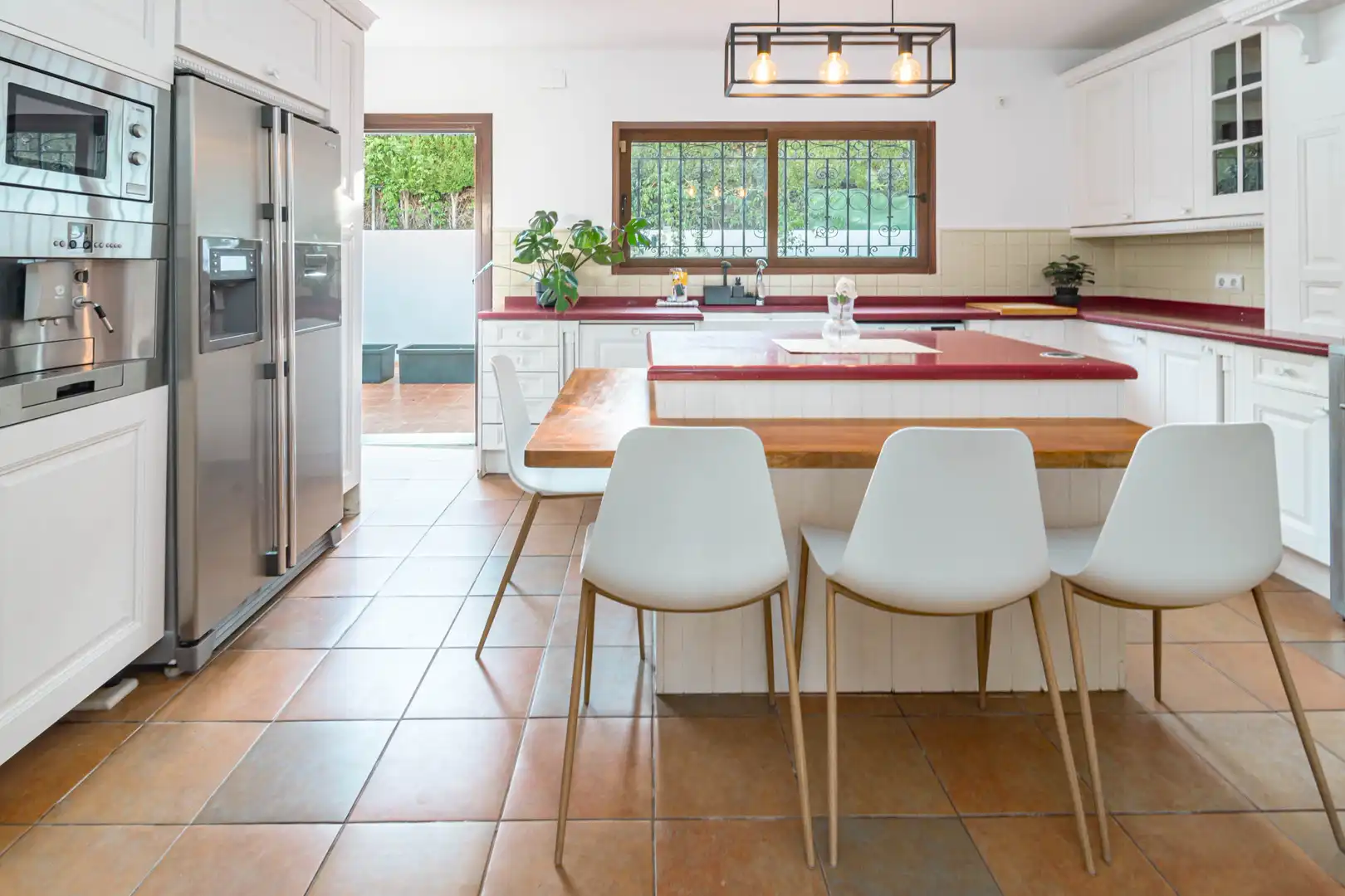 Cuina de Casa o xalet de lloguer en Marbella amb Aire condicionat, Jardí privat i Parquet