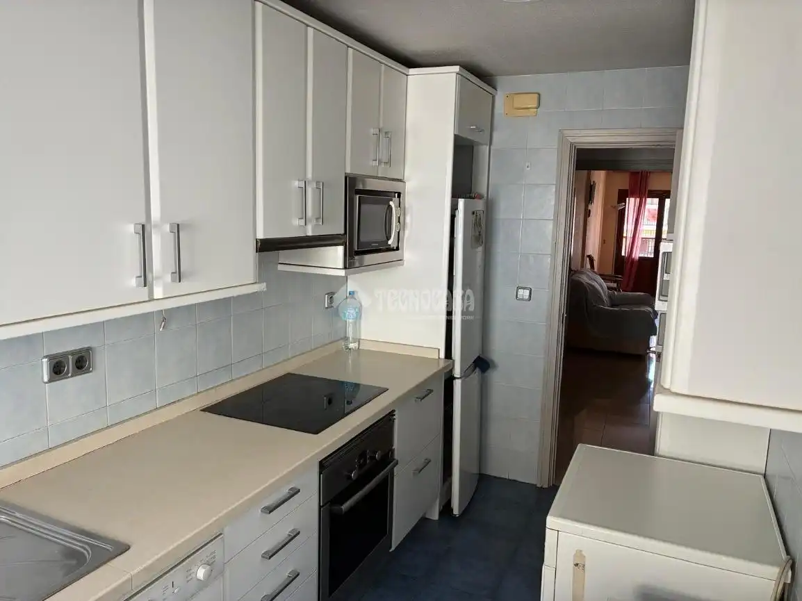 Cuina de Pis de lloguer en Murcia amb Aire condicionat, Terrassa i Traster