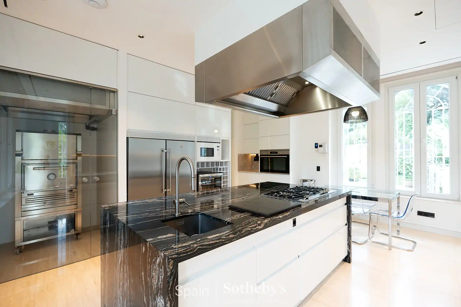 Cocina de Casa o chalet en venta en Pozuelo de Alarcón con Aire acondicionado, Jardín privado y Terraza