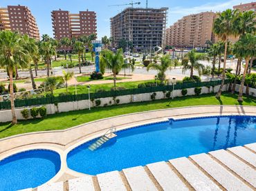 Apartment mit Pool zum Verkauf in Carrer Moscatell 1