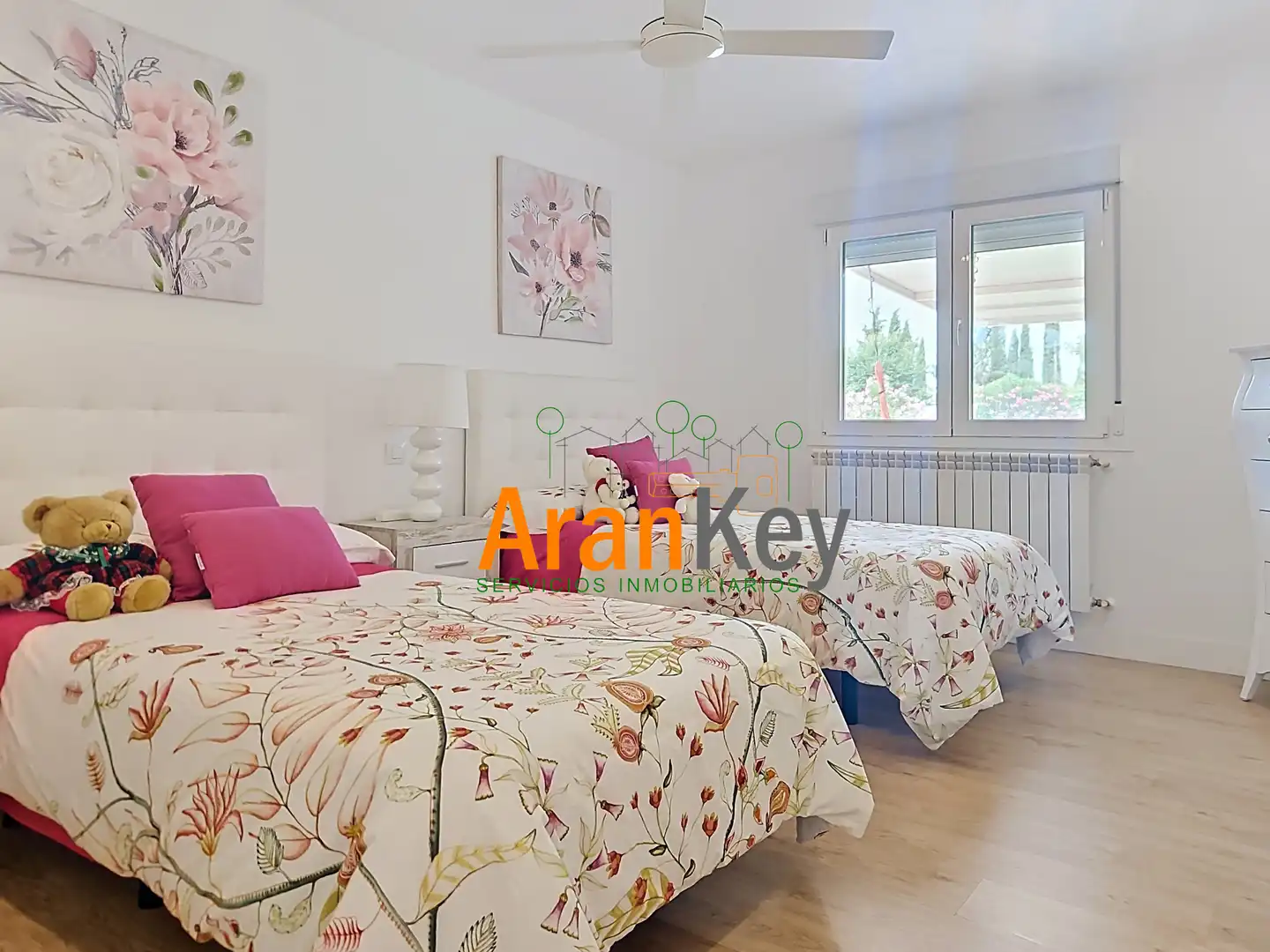 Bedroom of Houses for sale in Colmenar de Oreja  with Air Conditioner, Heating and Private garden