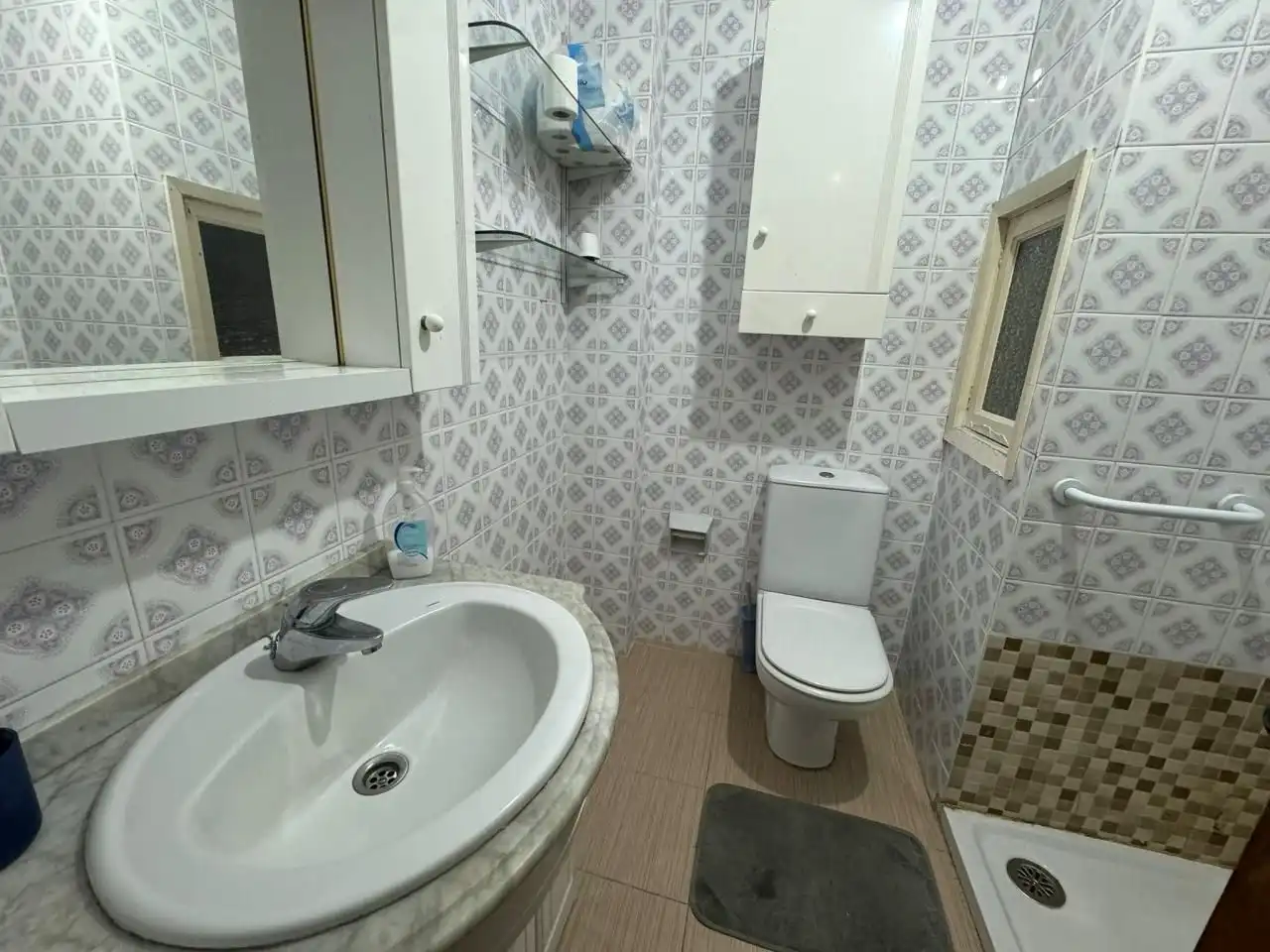 Badezimmer von Wohnung zur Miete in Ourense Capital  mit Heizung, Terrasse und Möbliert