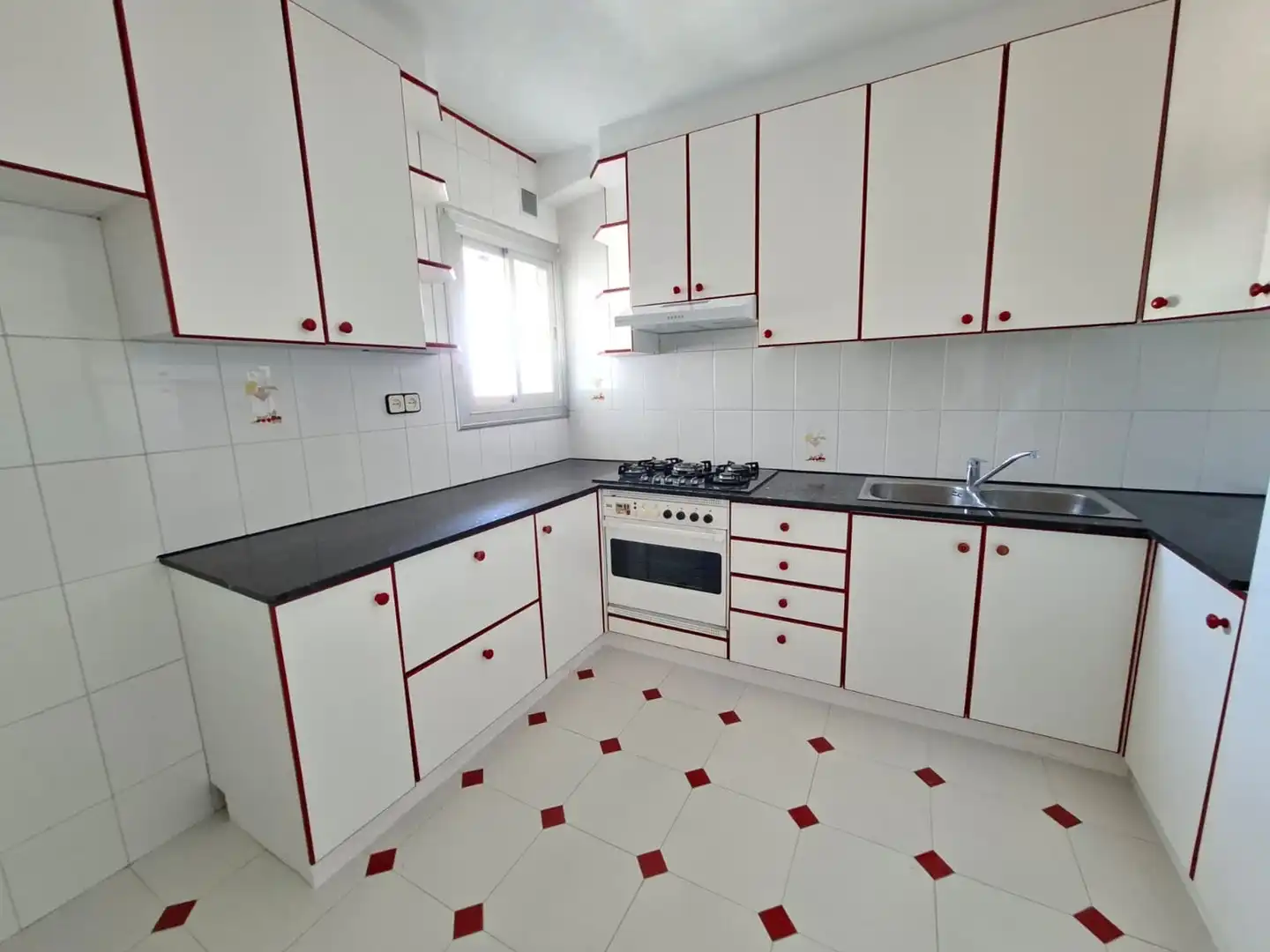 Cuina de Pis en venda en Santa Margarida de Montbui amb Terrassa i Balcó