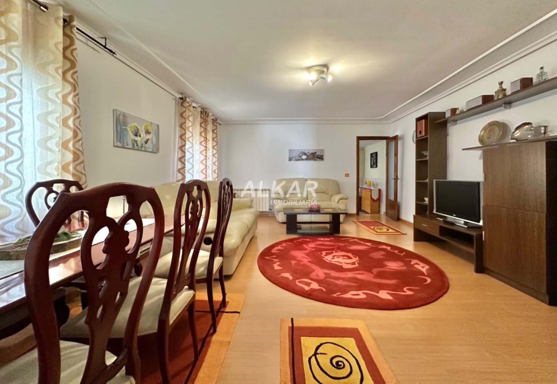 Sala d'estar de Casa o xalet en venda en Ribaforada amb Aire condicionat, Calefacció i Parquet