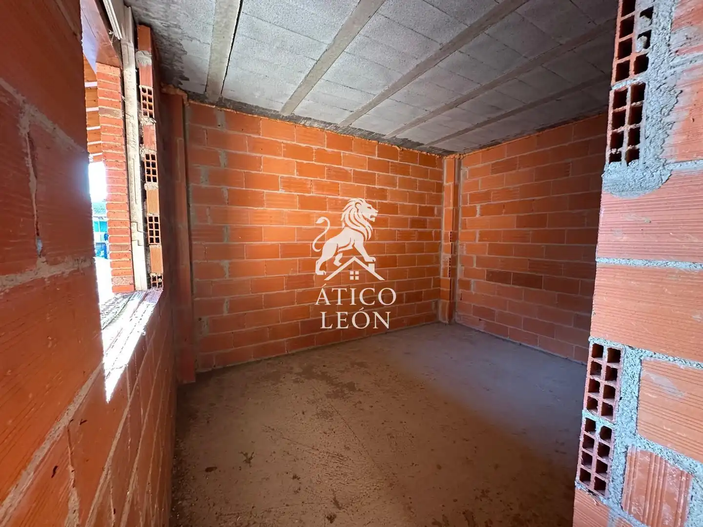 Bedroom of Houses for sale in Chozas de Abajo  with Private garden and Terrace