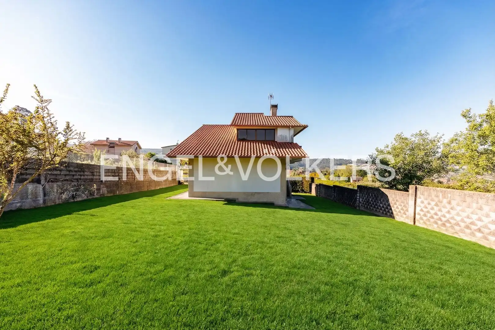 Casa o chalet en venta en Vigo  con Calefacción, Jardín privado y Parquet