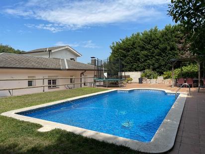 Swimming pool of House or chalet for sale in Llinars del Vallès  with Air Conditioner, Terrace and Swimming Pool