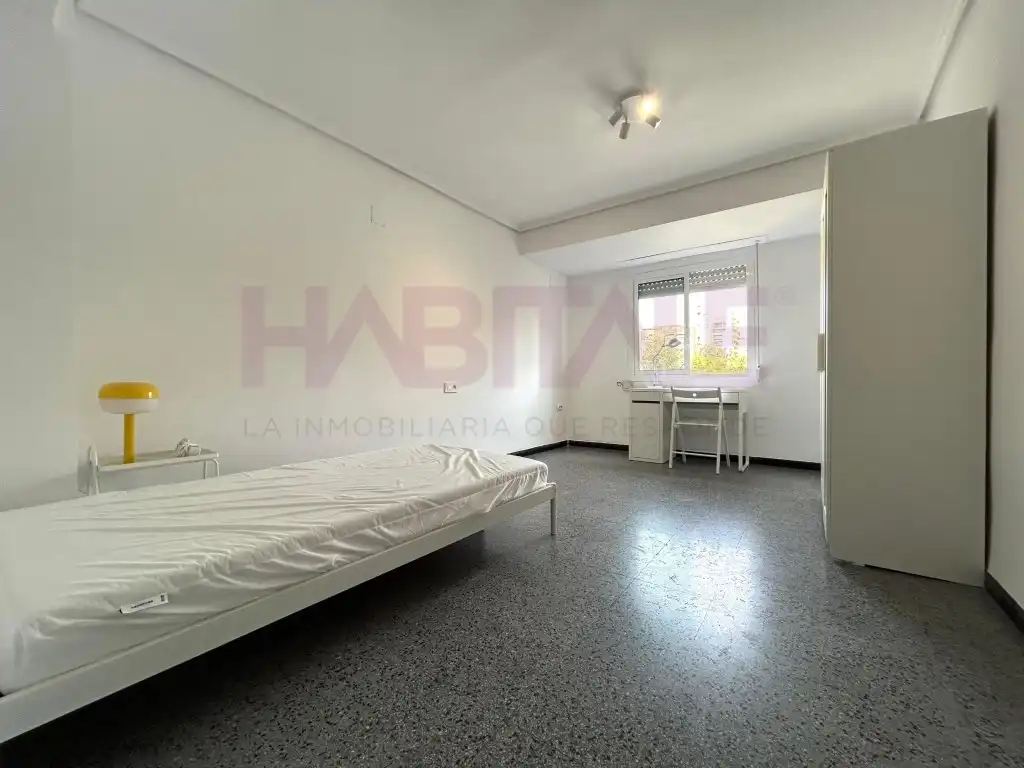 Bedroom of Flat for rent in Valencia  with Furnished