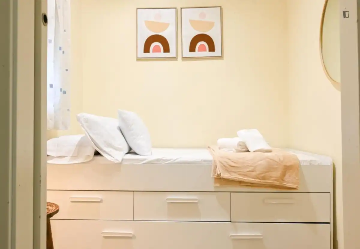 Schlafzimmer von Wohnungen zur Miete in Madrid mit Klimaanlage, Heizung und Möbliert