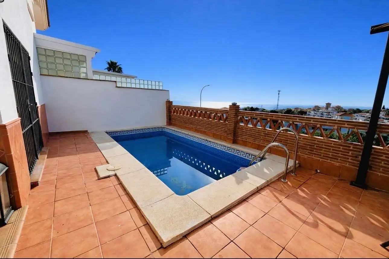 Swimming pool of Single-family semi-detached for sale in Benalmádena  with Air Conditioner, Swimming Pool and Furnished