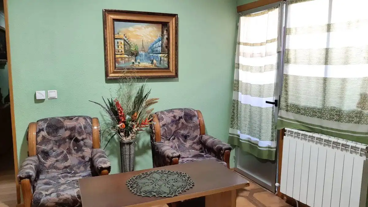 Sala de estar de Casa o chalet en venta en Valdepeñas con Calefacción, Terraza y Piscina