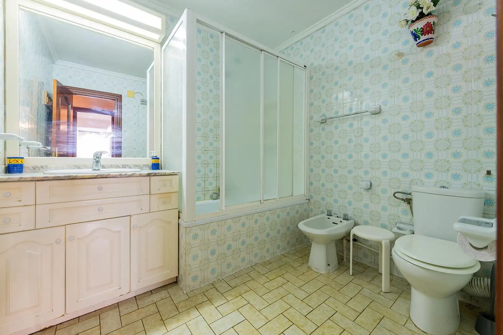 Badezimmer von Wohnung zum Verkauf in Valencia mit Balkon