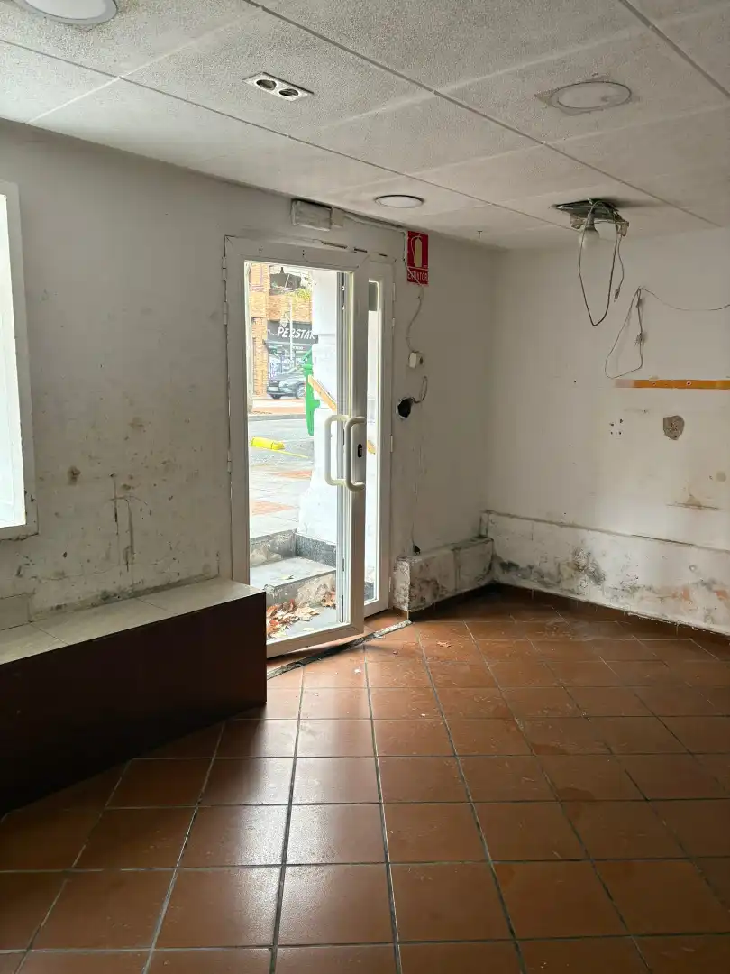 Local comercial en venta en Avenida de la Paz 38, imagen 8