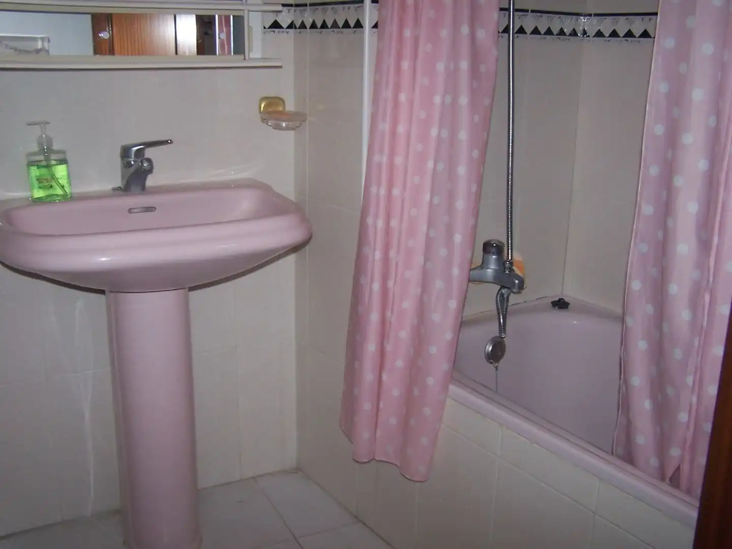 Bathroom of Flat for sale in Ronda  with Heating, Storage room and Community pool