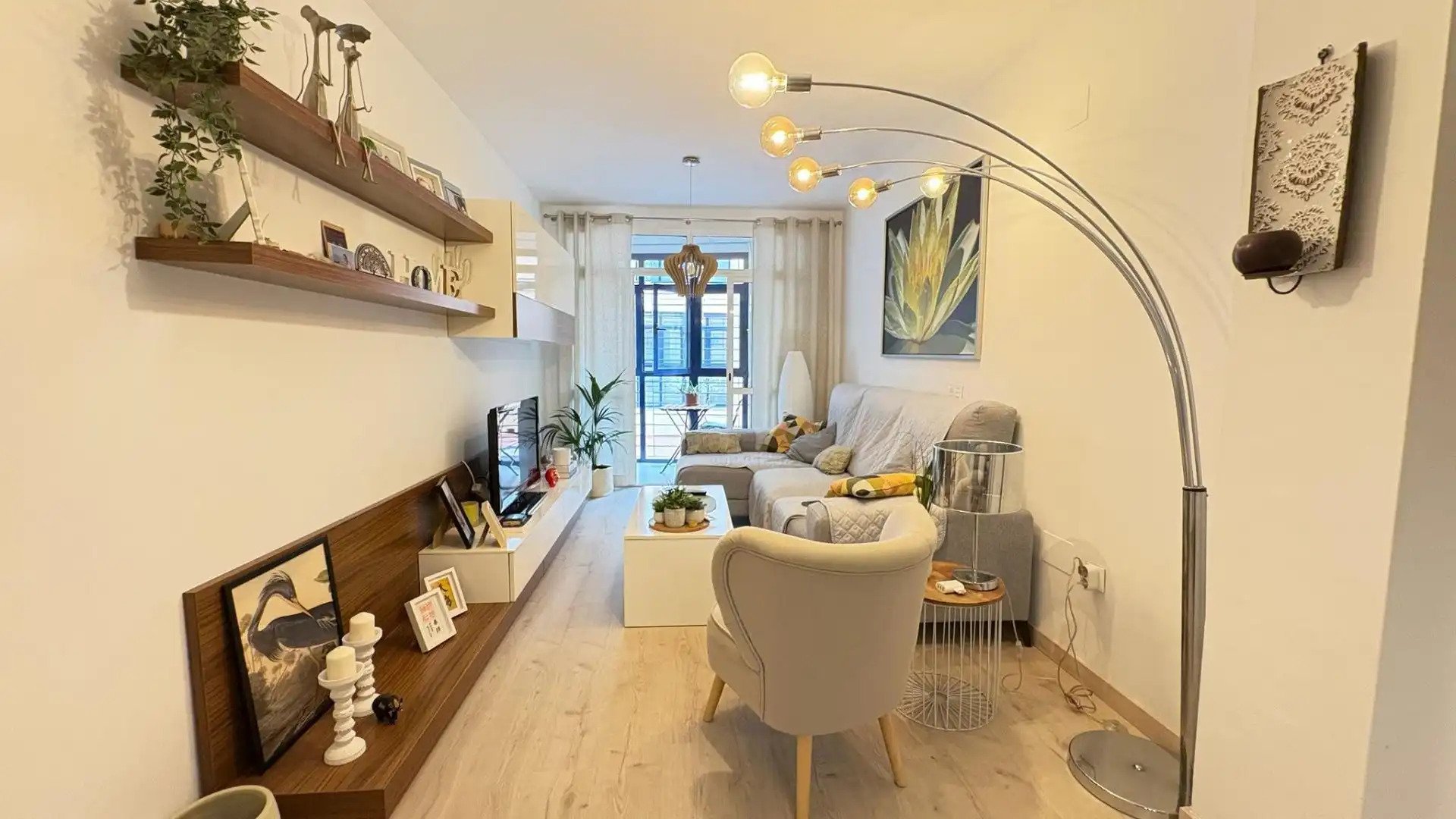 Sala de estar de Piso en venta en Torremolinos con Aire acondicionado, Balcón y Piscina comunitaria