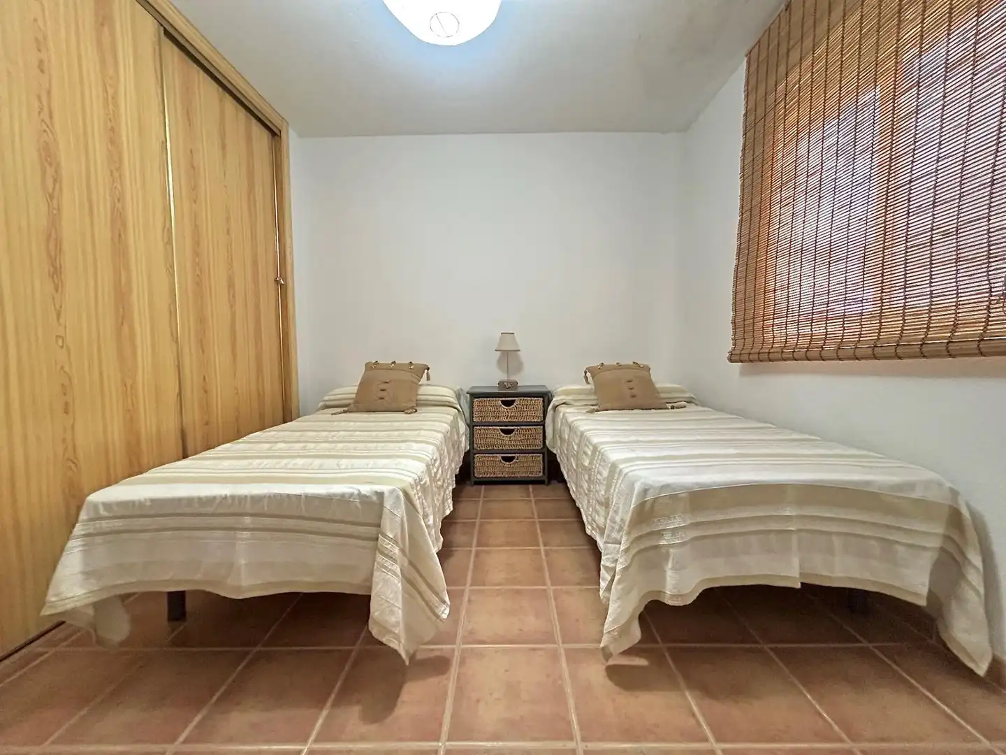 Habitación de Piso en venta en Roquetas de Mar con Terraza, Amueblado y Piscina comunitaria