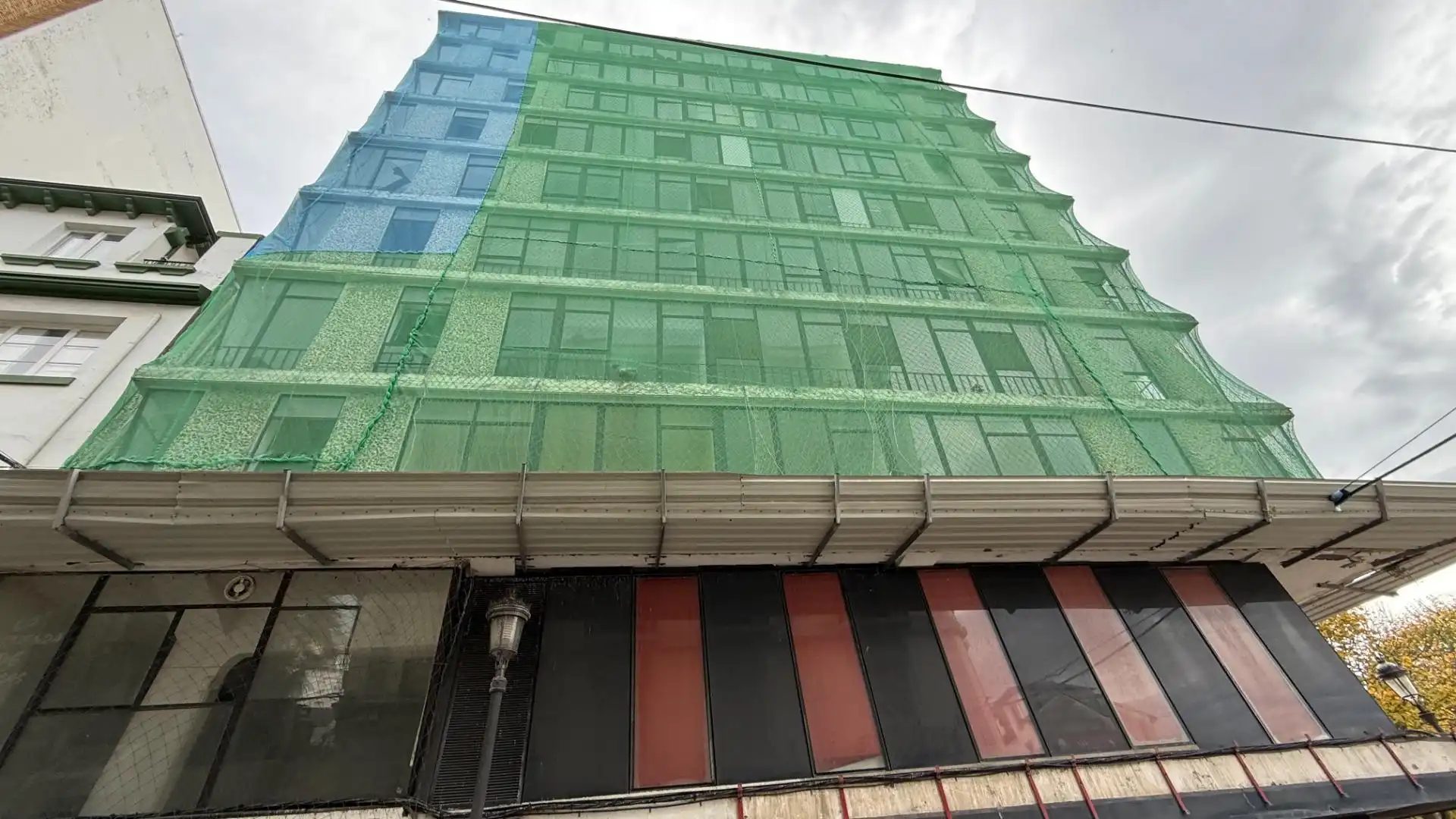 Vista exterior de Edificio en venta en Navia