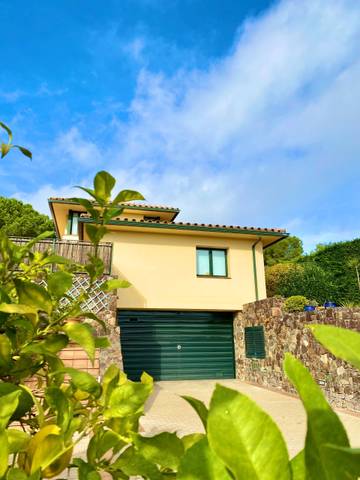 Casa-chalet en Venta en Navata