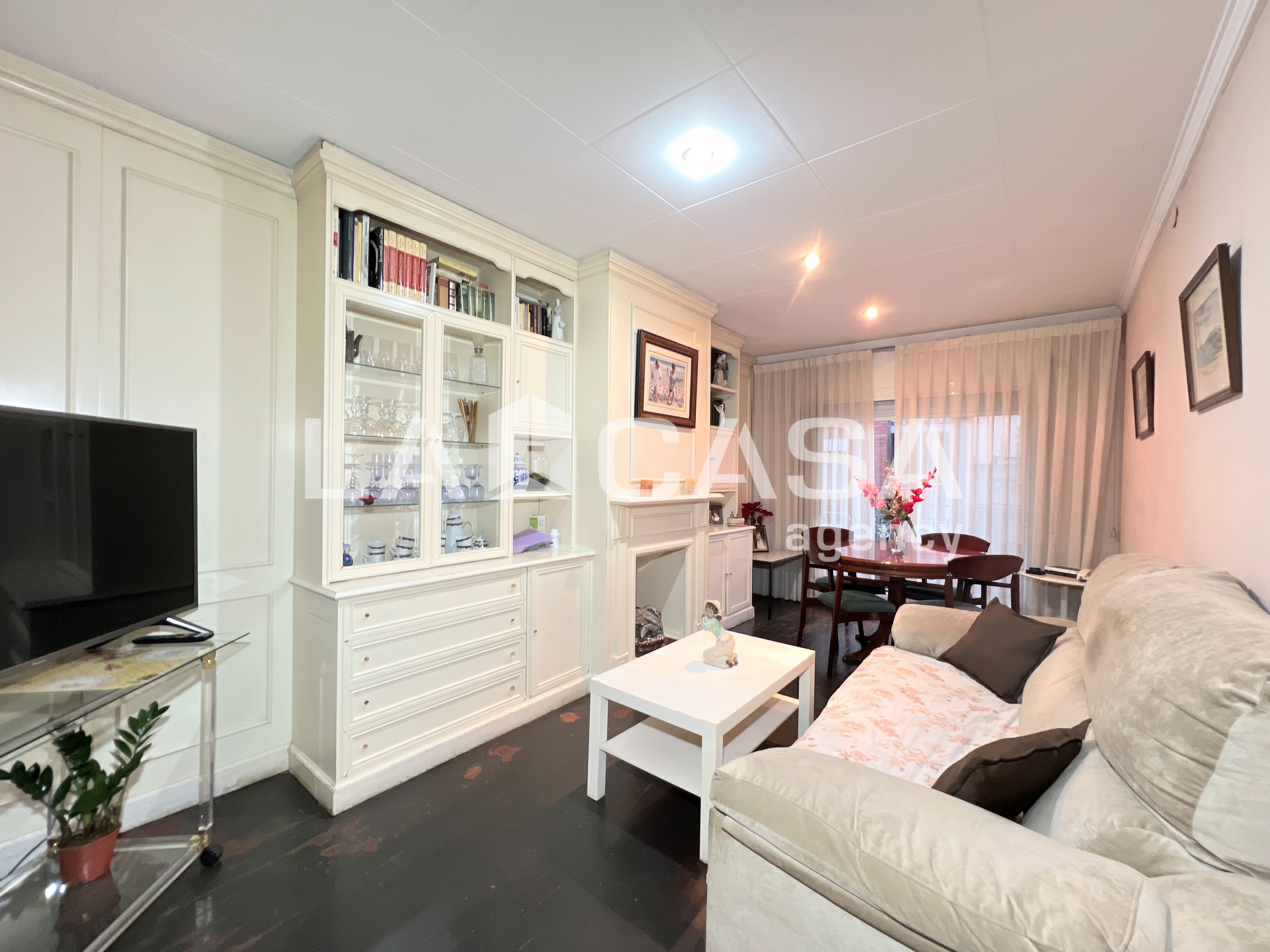 Sala d'estar de Pis en venda en Badalona amb Balcó