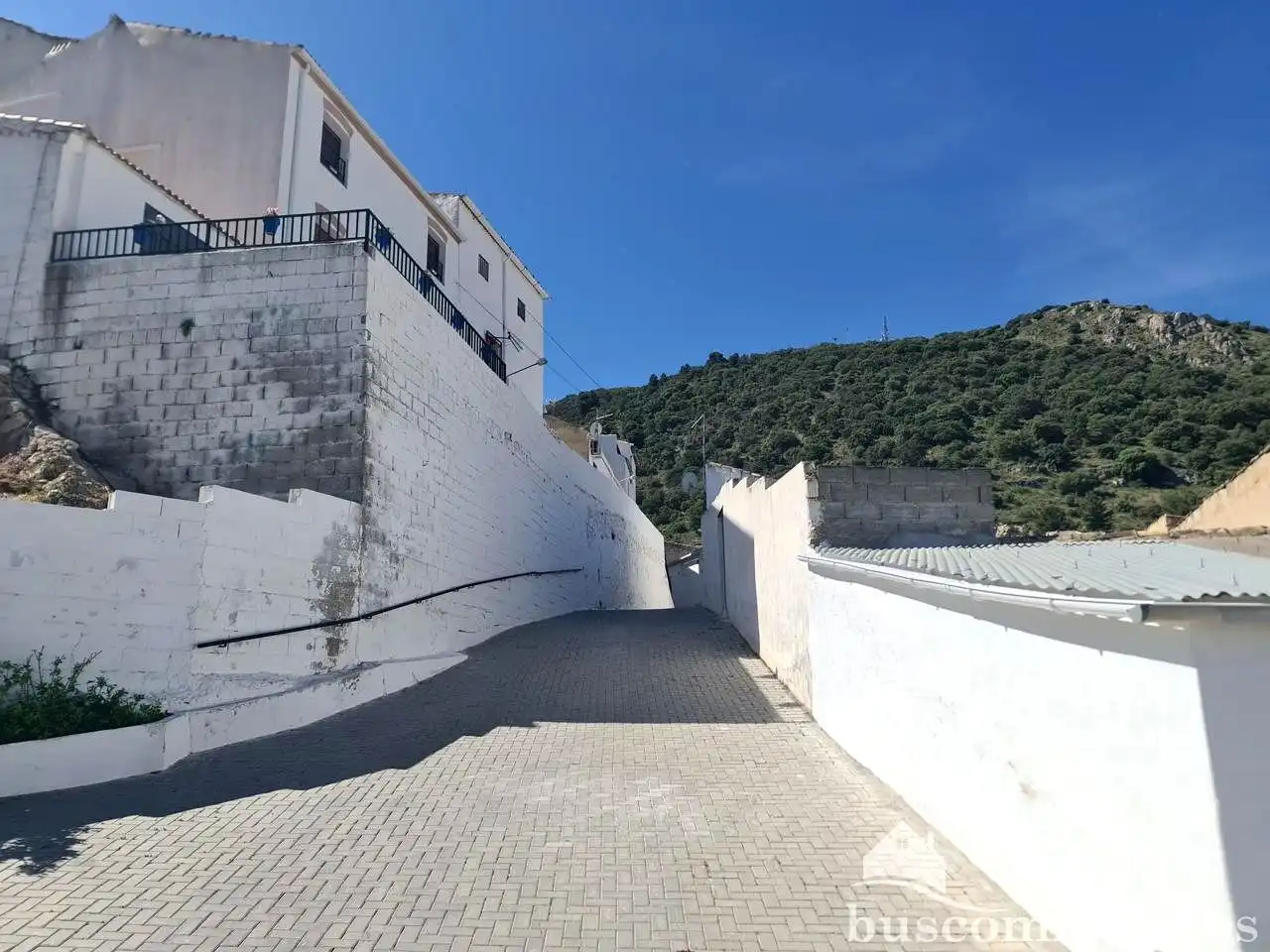 Vista exterior de Casa o xalet en venda en Huelma amb Aire condicionat, Calefacció i Jardí privat