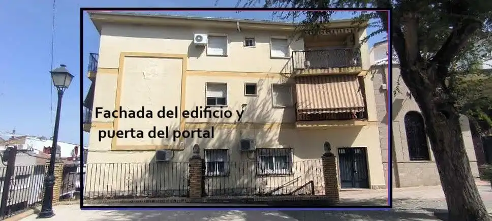 Außenansicht von Wohnung zum Verkauf in Mengíbar mit Klimaanlage, Terrasse und Möbliert
