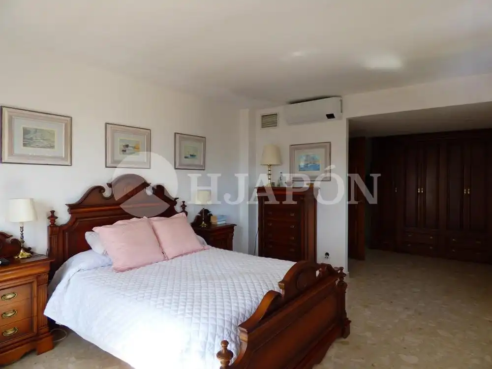 Habitación de Casa o chalet en venta en Badalona con Aire acondicionado, Jardín privado y Terraza